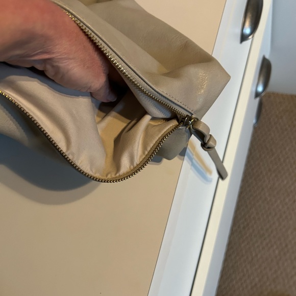 COPY - Fantastic like new oversized bag priced to sell! - Picture 4 of 7